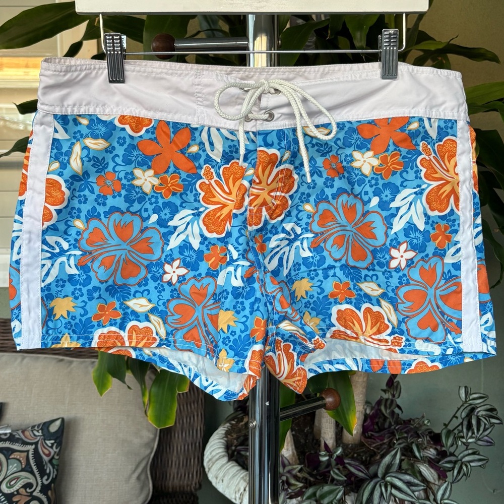 Body Code Hawaiian Flowers Board Shorts